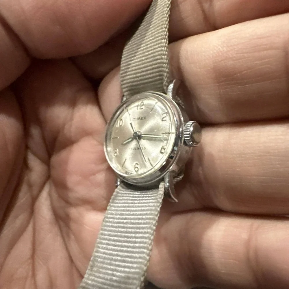 Vintage Timex 18mm Mechanical 17‎ Jewels Ladies Watch West Germany Runs Great